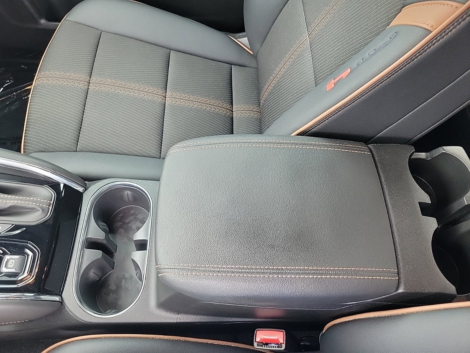Used 2024 GMC Canyon AT4 w/ Technology Package AWD/4WD image 22