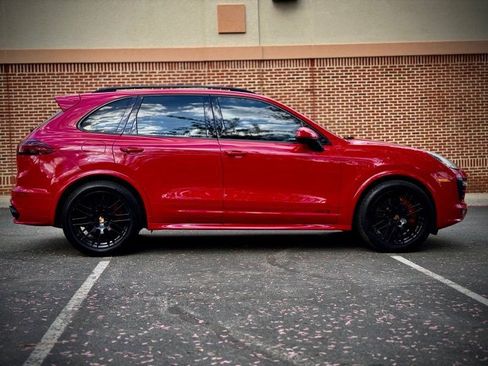Used 2016 Porsche Cayenne GTS AWD/4WD image 8