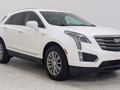 Used 2017 Cadillac XT5 Luxury w/ Driver Awareness Package image 6