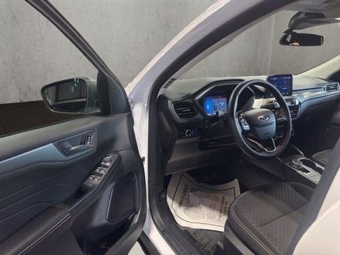 Used 2024 Ford Escape Active AWD/4WD image 18