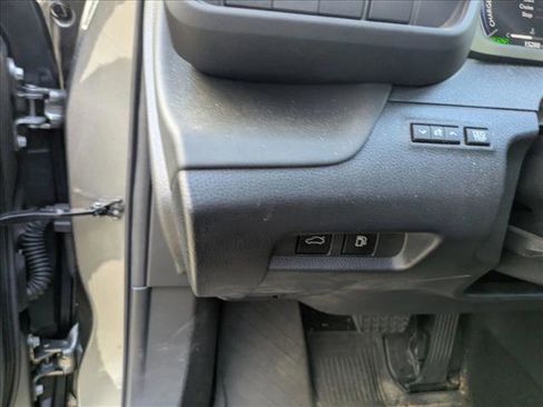 Certified 2023 Toyota Crown Limited image 13