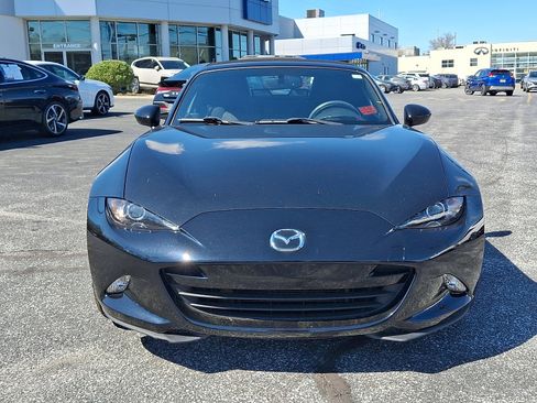 Used 2017 MAZDA MX-5 Miata Sport image 2