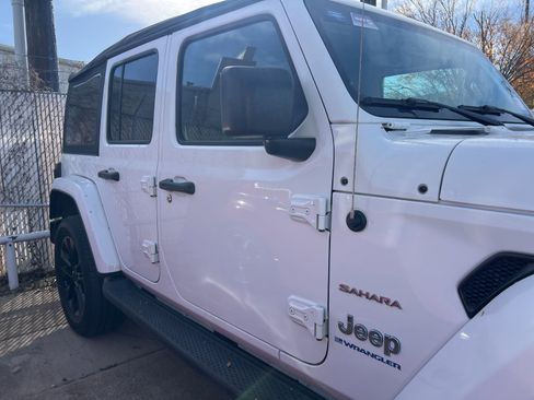 Used 2023 Jeep Wrangler Unlimited Sahara image 5