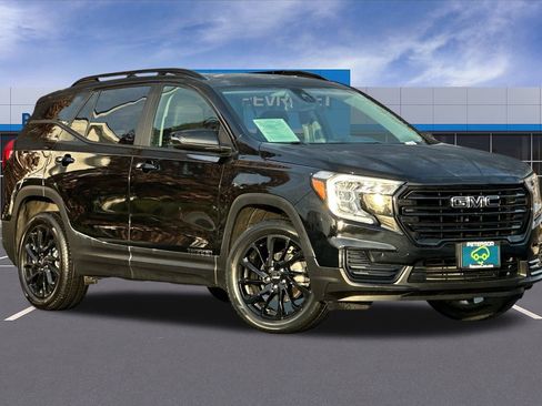 Certified 2024 GMC Terrain SLE w/ Driver Convenience Package image 2