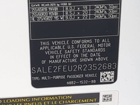 New 2024 Land Rover Defender 130 X-Dynamic SE image 37