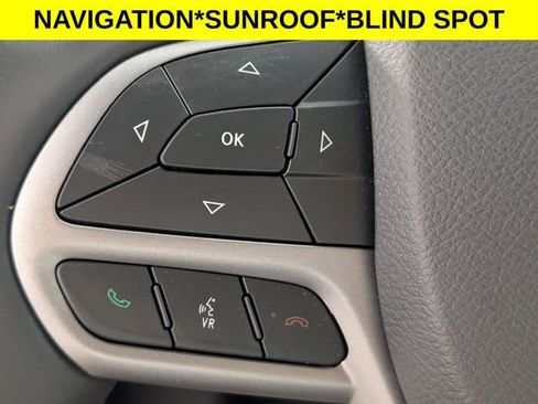 Used 2019 Jeep Cherokee Limited FWD image 17
