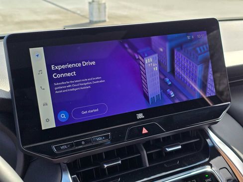 Used 2024 Toyota Venza Limited image 26