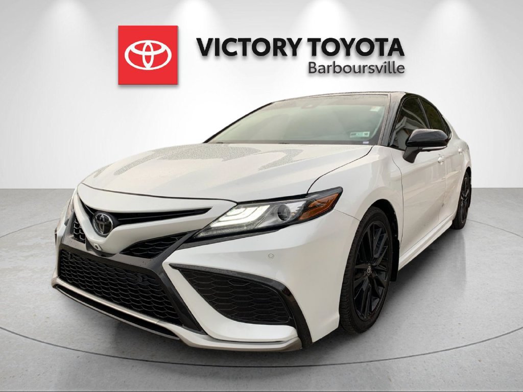 Used 2022 Toyota Camry XSE w/ Navigation Package FWD image 1