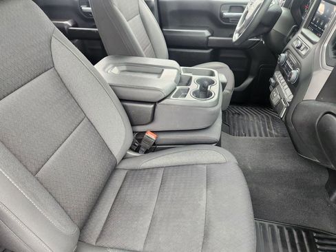 Used 2024 Chevrolet Silverado 2500 Custom w/ Custom Value Package image 15