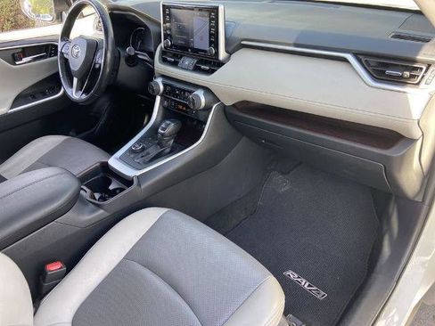 Used 2019 Toyota RAV4 Limited image 26