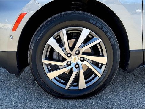 Used 2023 Chevrolet Equinox Premier image 8