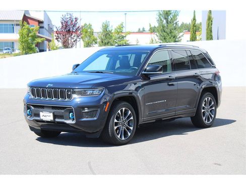 Used 2022 Jeep Grand Cherokee Overland w/ Advanced Protech Group III AWD/4WD image 1