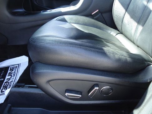 Used 2015 Lincoln MKC FWD image 22