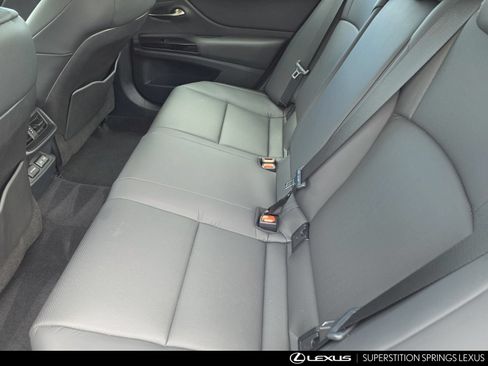Used 2025 Lexus ES 300h w/ Premium Package FWD image 29