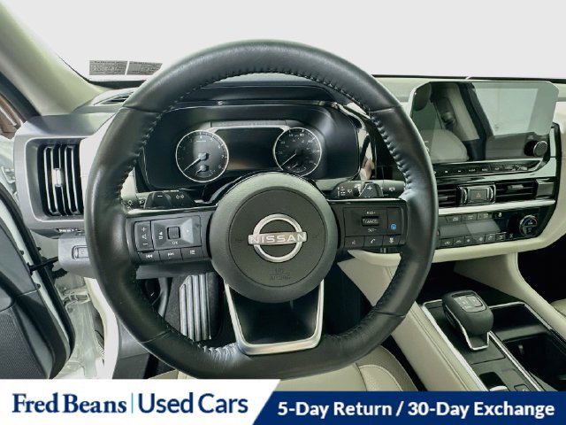 Used 2024 Nissan Pathfinder SL AWD/4WD image 16