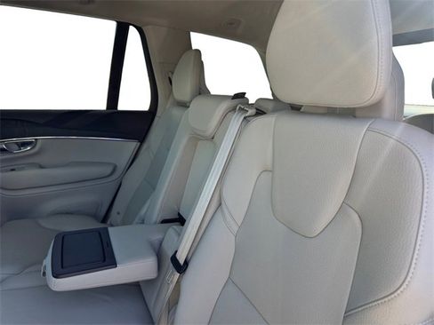 Used 2020 Volvo XC90 T5 Momentum w/ Protection Package Premier image 21