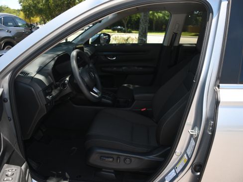 Used 2025 Honda CR-V EX image 4