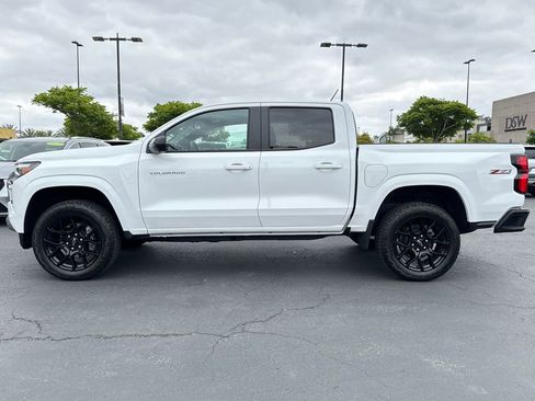 Used 2025 Chevrolet Colorado Z71 w/ Technology Package AWD/4WD image 7