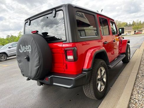 Used 2020 Jeep Wrangler Unlimited Sahara w/ Cold Weather Group AWD/4WD image 9
