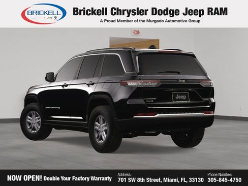 New 2025 Jeep Grand Cherokee Laredo w/ Luxury Tech Group I image 4