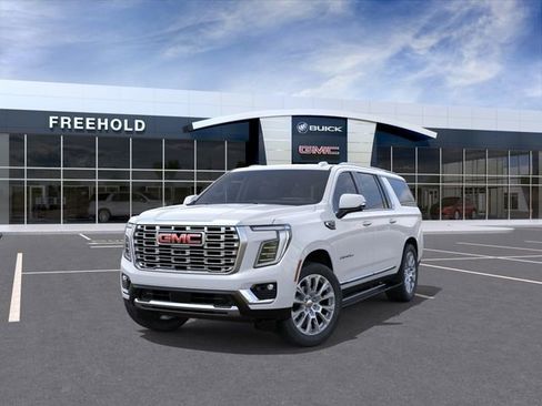New 2026 GMC Yukon XL Denali w/ Denali Reserve Package AWD/4WD image 8