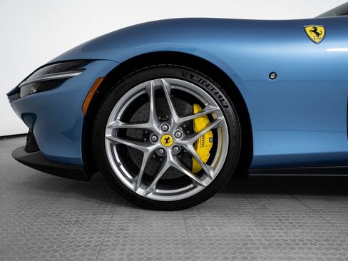 Used 2023 Ferrari Roma RWD image 10