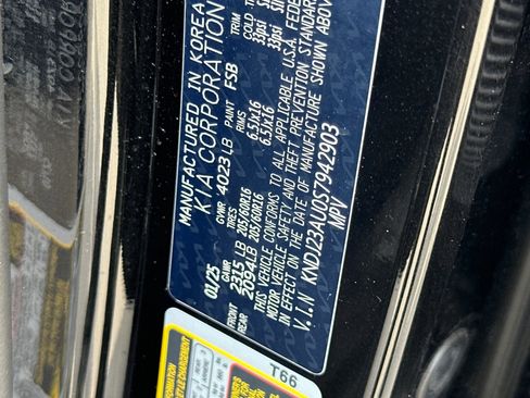 Used 2025 Kia Soul LX w/ LX Technology Package FWD image 28