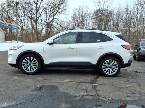 Certified 2022 Ford Escape Titanium w/ Class II Trailer Tow Package image 4