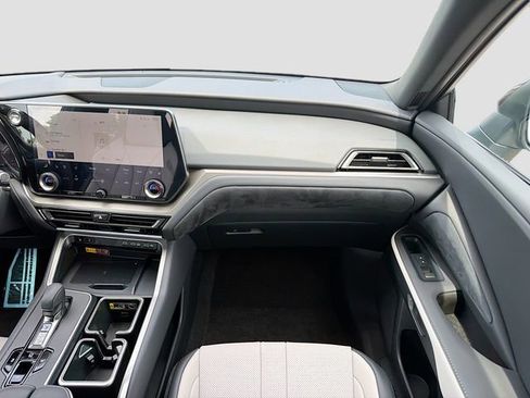 New 2026 Lexus TX 500h AWD image 19