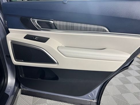 Used 2025 Kia Telluride EX w/ EX Captain's Chair Package image 30