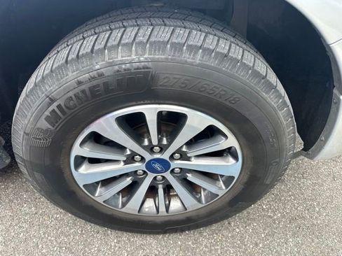 Used 2017 Ford Expedition XLT AWD/4WD image 3