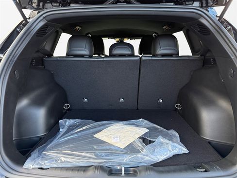 New 2025 Jeep Compass Limited image 18