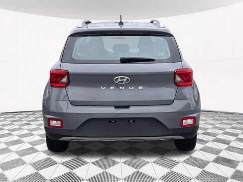 Certified 2023 Hyundai Venue SEL image 17