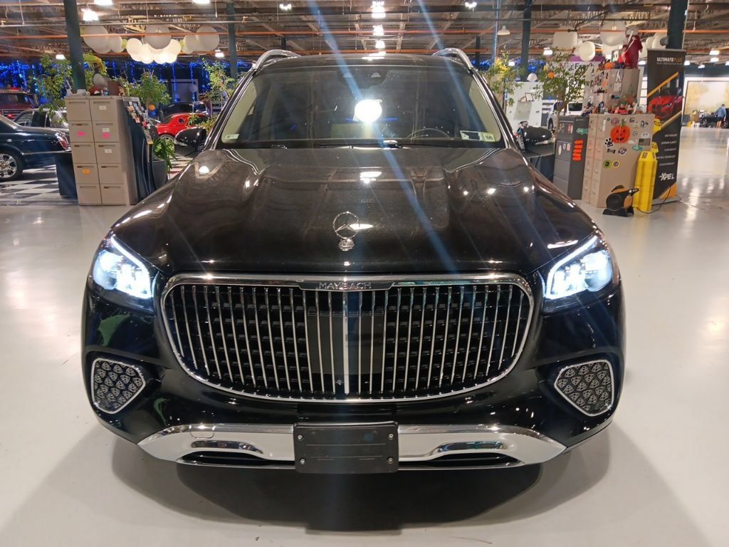 Used 2025 Mercedes-Benz Maybach GLS 600 4MATIC image 13