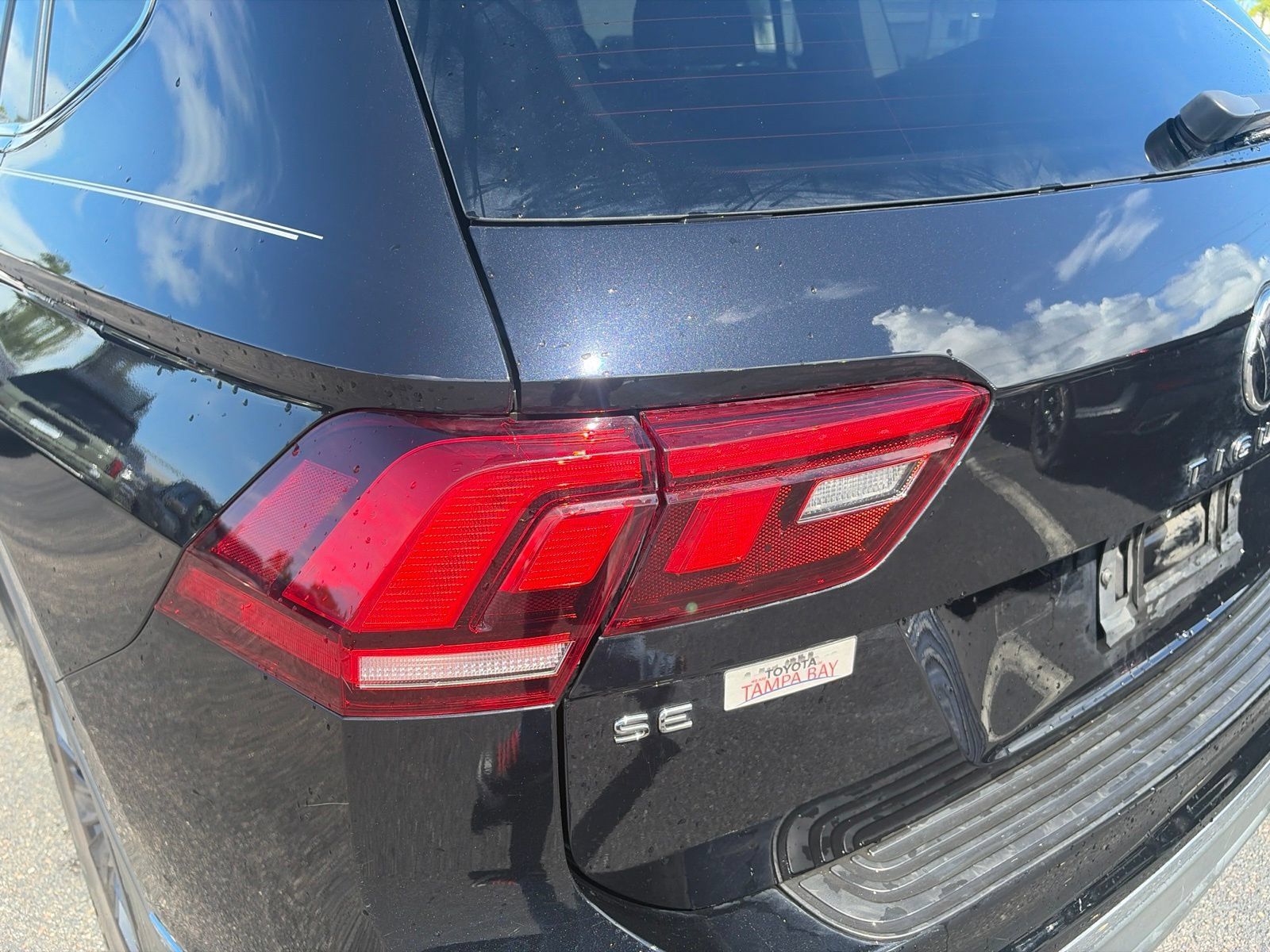 Used 2022 Volkswagen Tiguan SE FWD image 16