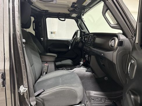 Used 2018 Jeep Wrangler Unlimited Sport S AWD/4WD image 21