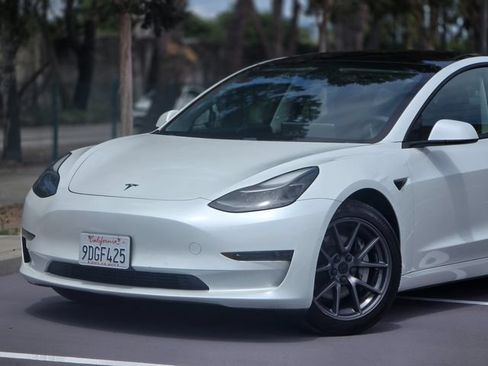 Used 2021 Tesla Model 3 Standard Range Plus RWD image 24