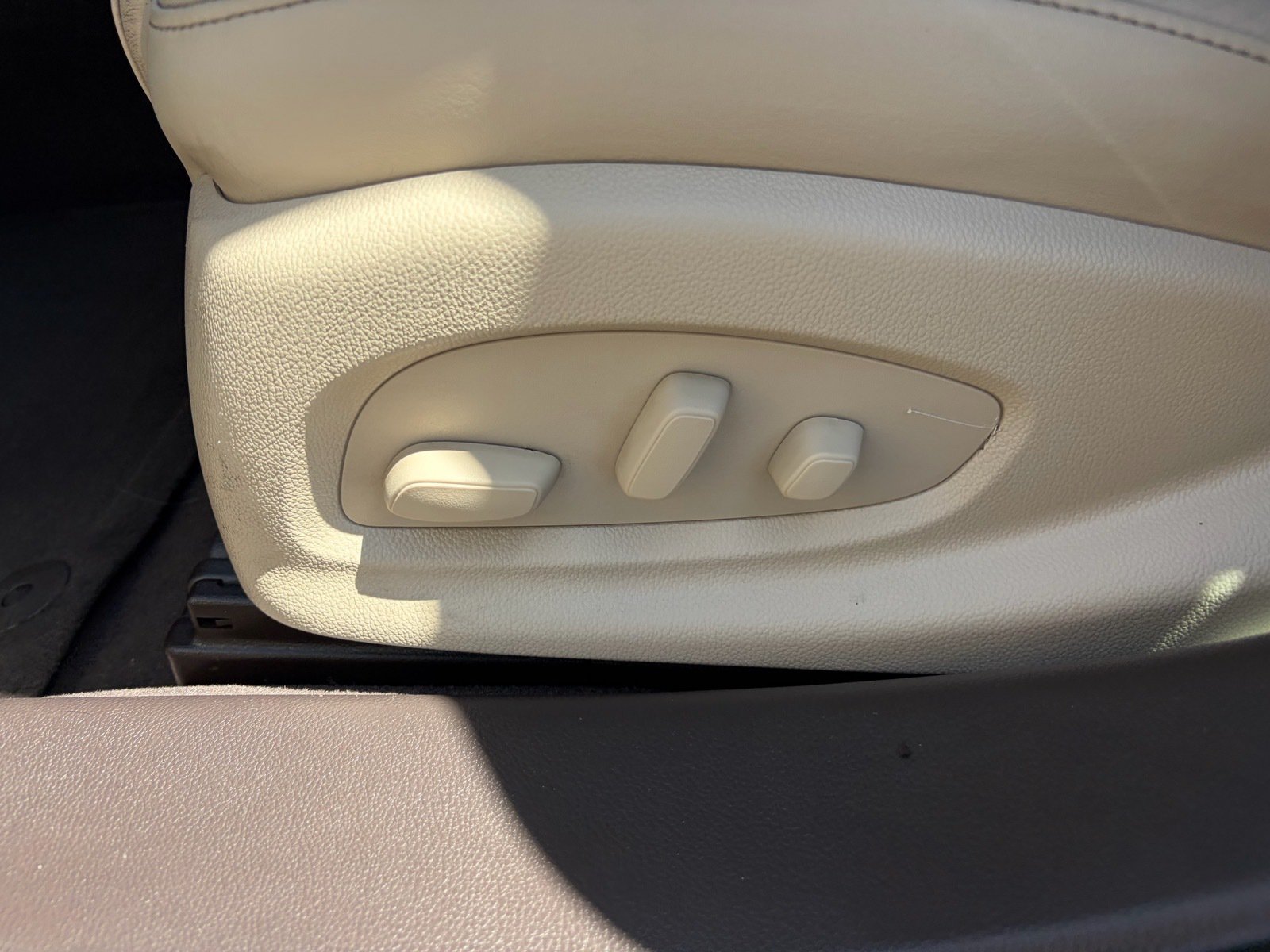 Used 2015 Buick LaCrosse Leather FWD image 13