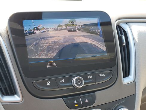 Used 2020 Chevrolet Malibu LS image 19