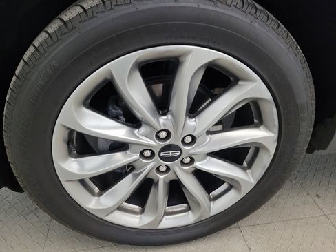 Used 2021 Lincoln Corsair AWD w/ Premium Package image 31