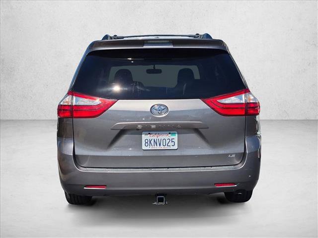 Used 2017 Toyota Sienna LE FWD image 6