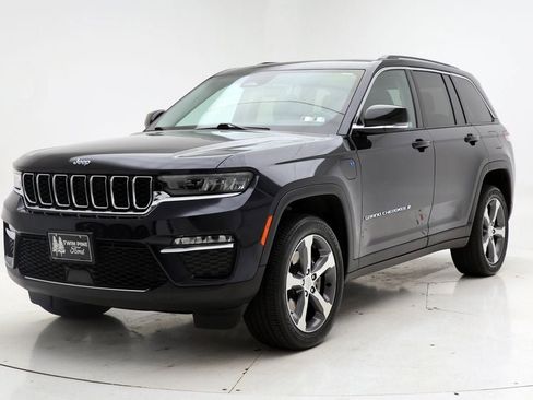 Used 2024 Jeep Grand Cherokee Limited 4xe image 2