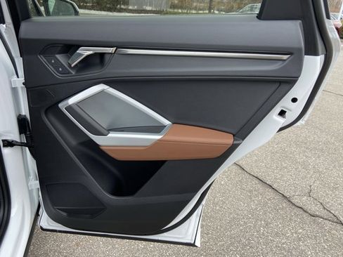 Certified 2025 Audi Q3 2.0T Premium w/ Convenience Package image 28