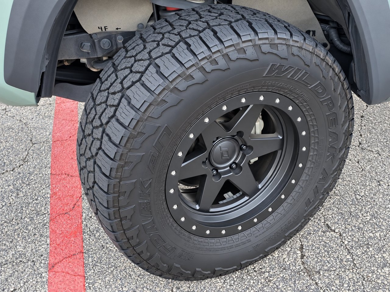 Used 2022 Toyota Tacoma TRD Off-Road w/ Technology Package AWD/4WD image 13