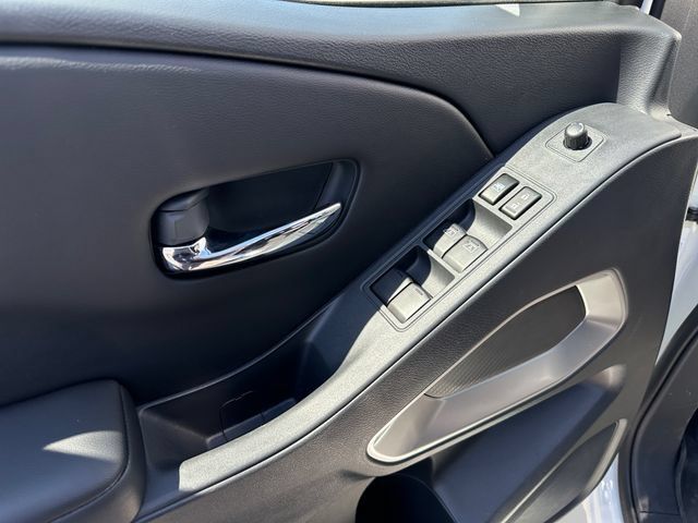 Certified 2026 Nissan Frontier SV w/ All-Weather Content Package AWD/4WD image 11