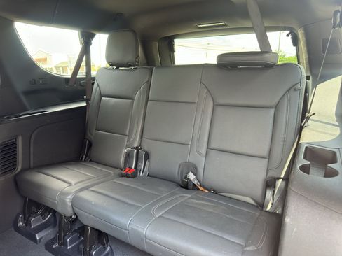 Used 2025 Chevrolet Suburban Z71 AWD/4WD image 19