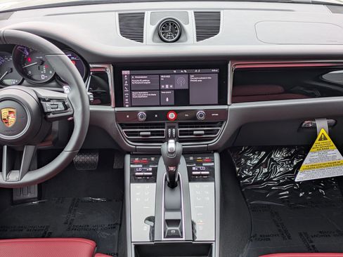 New 2026 Porsche Macan image 20