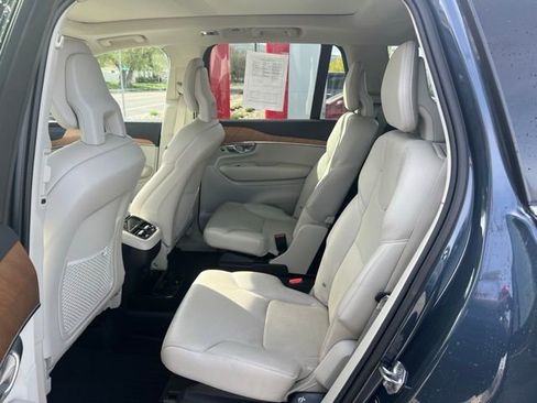 Used 2021 Volvo XC90 T6 Momentum w/ Protection Package Premier image 8