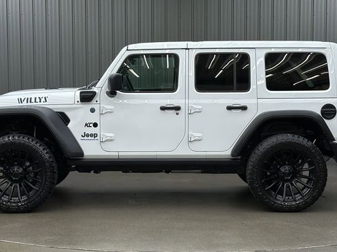 Used 2025 Jeep Wrangler Unlimited Sport S 4xe AWD/4WD image 2