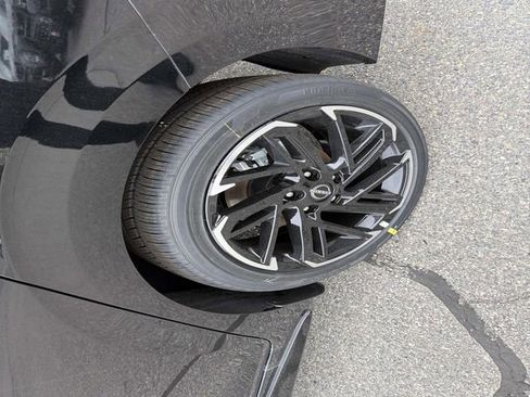 New 2026 Nissan Sentra SR w/ SR Premium Package FWD image 7